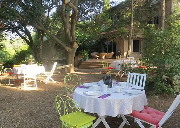 Alojamento de Acomodação e Pequeno-almoço Mas De L'ermitage