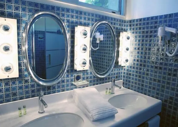 Alojamento de Acomodação e Pequeno-almoço Mas De L'ermitage 4*